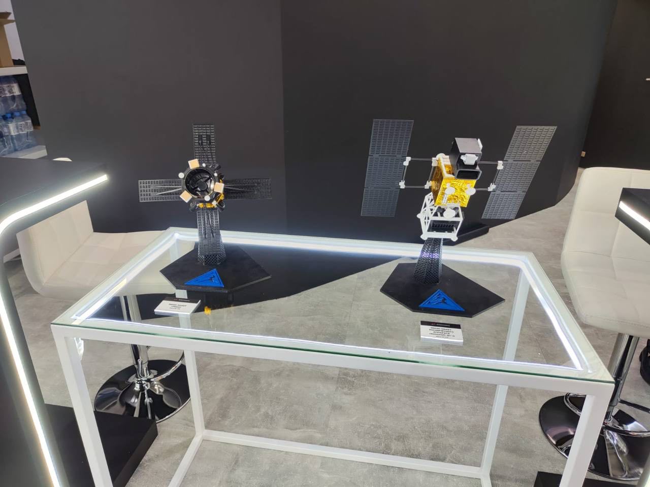 Макеты КА на стенде